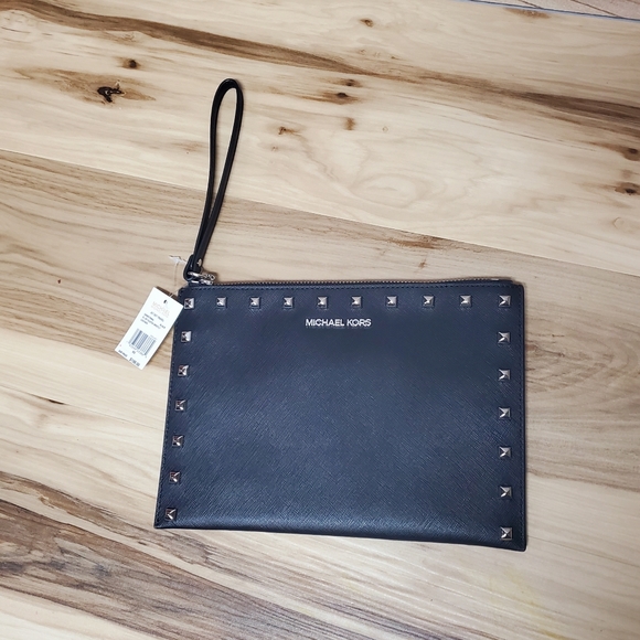 4 Piece Set Michael Kors Wristlet's - Picture 16 of 16